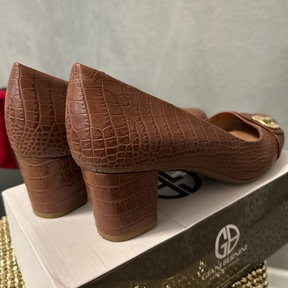 New Giani Bernini Heels - Picture 7 of 13